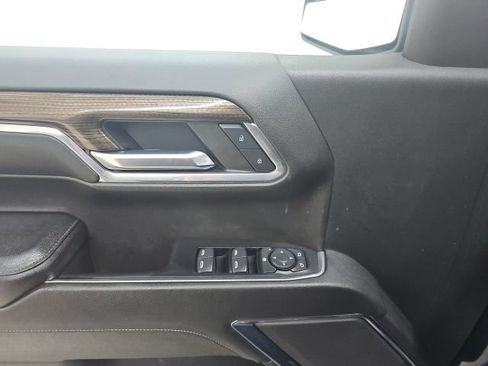 Used 2023 Chevrolet Silverado 1500 LT AWD/4WD image 25
