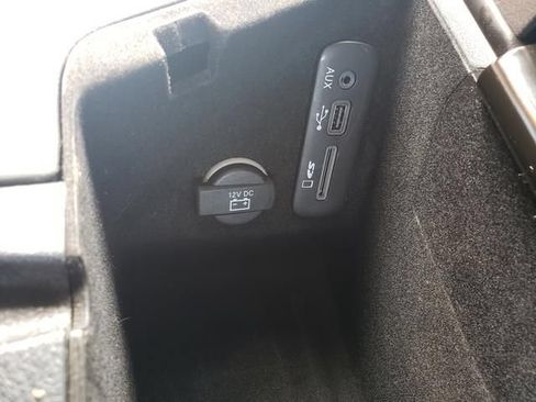 Used 2015 Dodge Challenger SXT Plus w/ Technology Group RWD image 19
