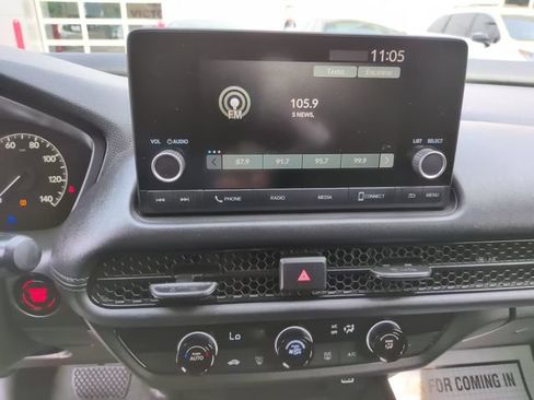 Used 2025 Honda HR-V LX image 17
