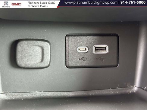 Used 2023 GMC Acadia SLE image 25