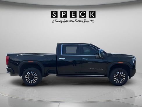 Used 2024 GMC Sierra 3500 Denali Ultimate AWD/4WD image 6