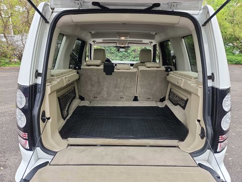 Used 2016 Land Rover LR4 AWD/4WD image 27