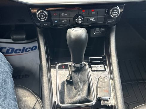 Used 2022 Jeep Compass Latitude FWD image 26