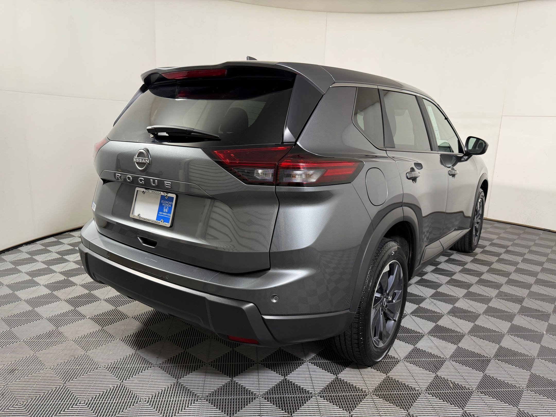 Used 2025 Nissan Rogue SV FWD image 21
