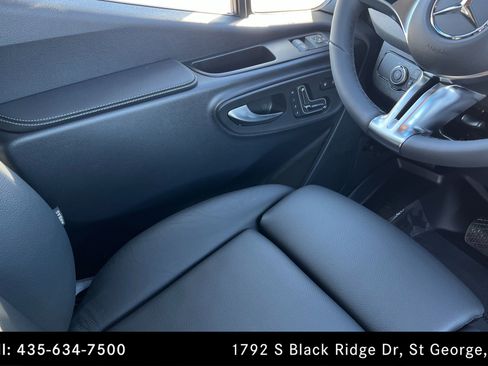 Used 2025 Mercedes-Benz Sprinter 2500 image 11