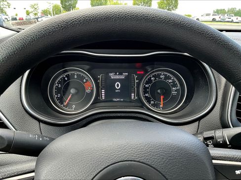 Used 2019 Jeep Cherokee Latitude w/ Popular Appearance Group FWD image 13