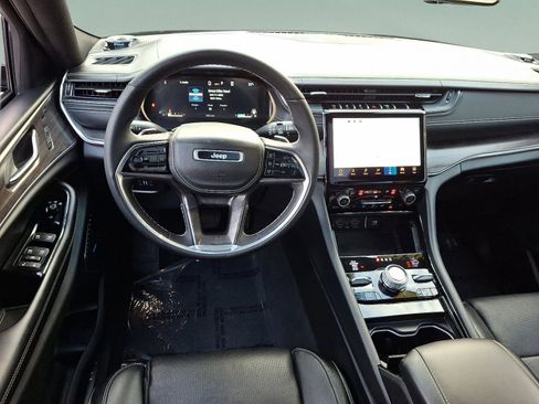 Used 2023 Jeep Grand Cherokee Overland w/ Luxury Tech Group IV image 11