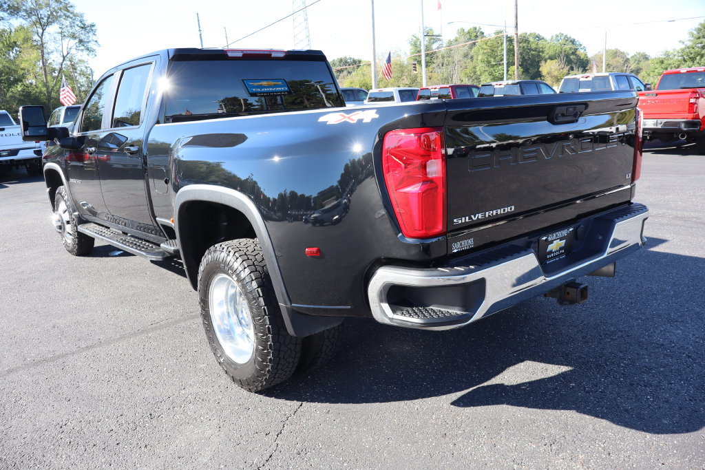 Used 2026 Chevrolet Silverado 3500 LT AWD/4WD image 3
