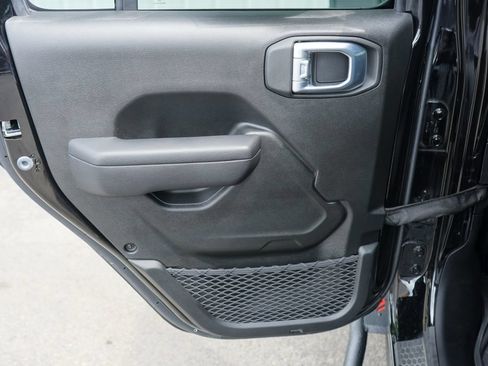 Used 2024 Jeep Wrangler Unlimited Rubicon w/ Technology Group AWD/4WD image 29