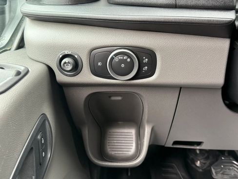 Used 2020 Ford Transit 250 Medium Roof image 19