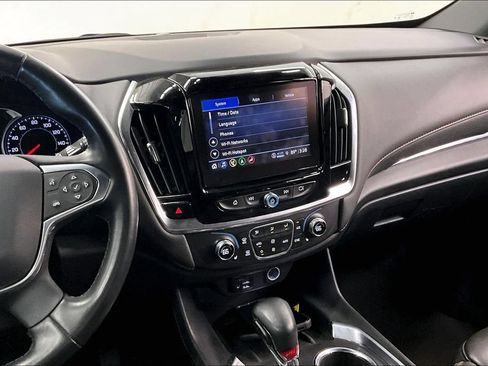 Used 2023 Chevrolet Traverse RS FWD image 5