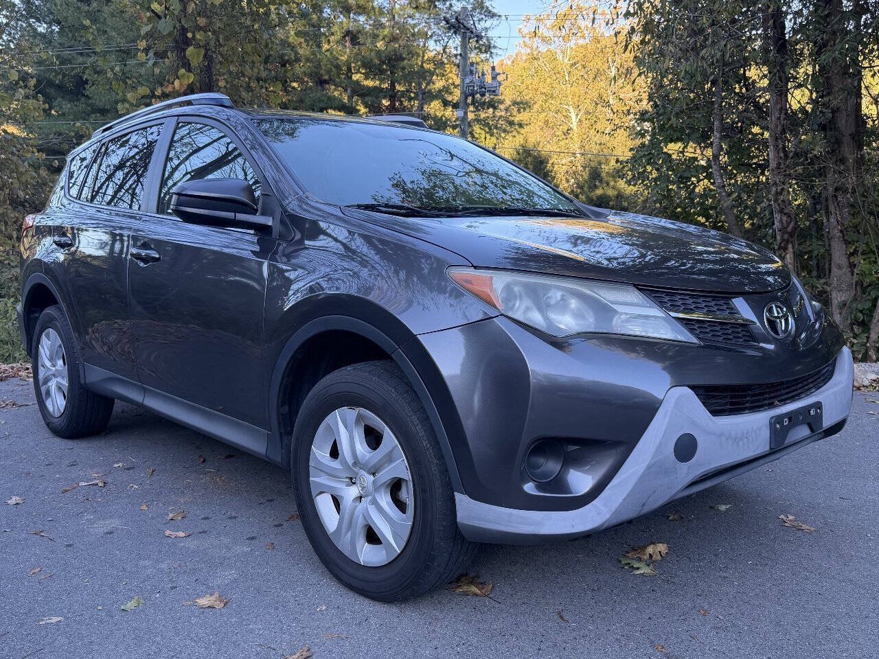 Used 2015 Toyota RAV4 LE AWD/4WD image 1