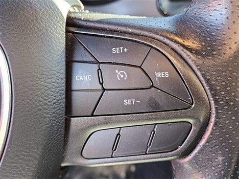 Used 2022 Dodge Challenger SXT w/ Blacktop Package image 8