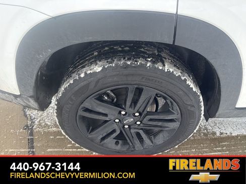 Used 2025 Chevrolet Trax ACTIV w/ Sunroof Package image 25