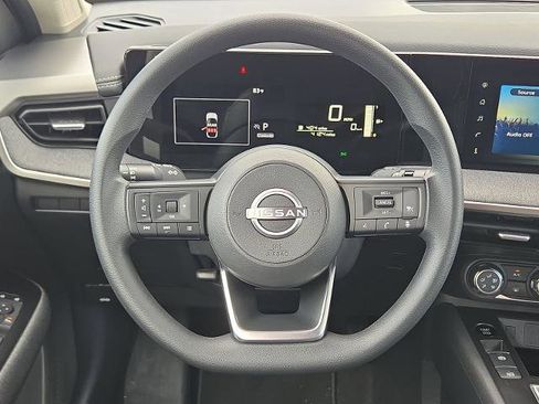 Certified 2025 Nissan Kicks SV image 15