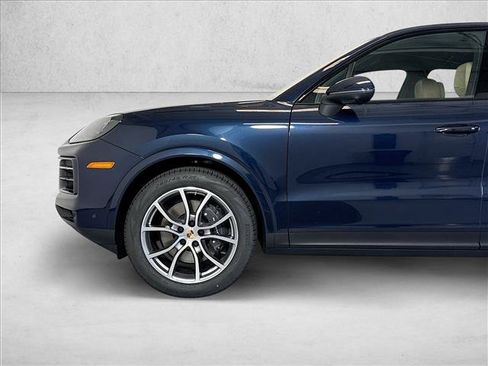 Used 2026 Porsche Cayenne AWD/4WD image 28