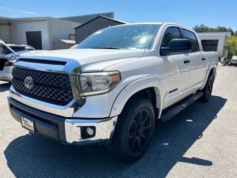 Used 2018 Toyota Tundra SR5 w/ SR5 Upgrade Package image 3