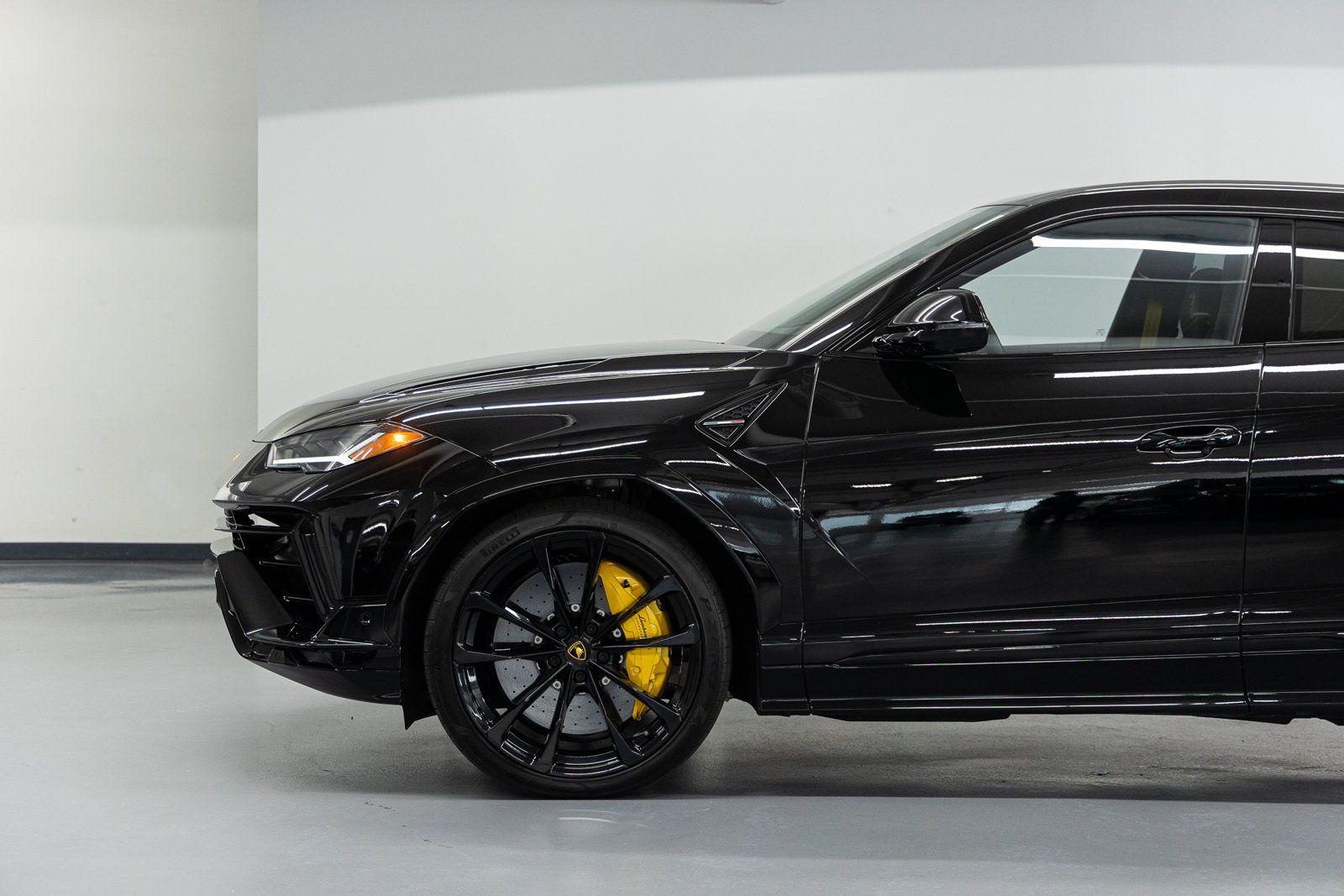 Used 2024 Lamborghini Urus S AWD/4WD image 16
