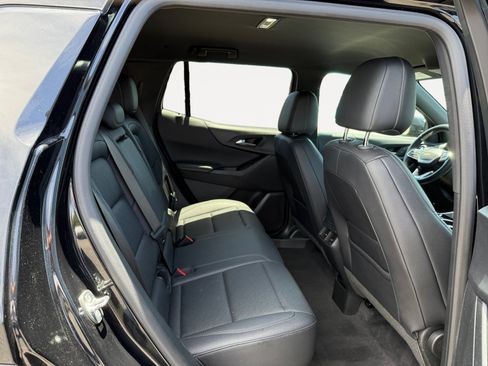 Used 2025 Chevrolet Equinox LT w/ Convenience Package II FWD image 18