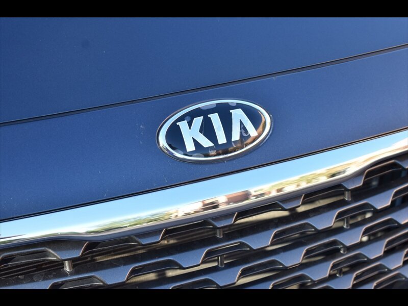 Used 2020 Kia Sedona LX FWD image 45