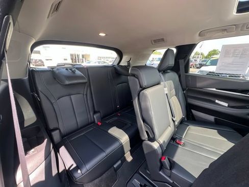 Used 2023 INFINITI QX60 Pure AWD/4WD image 16