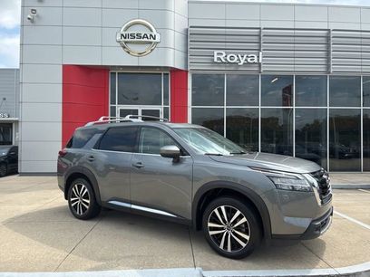 Used 2024 Nissan Pathfinder Platinum