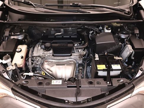 Used 2018 Toyota RAV4 LE w/ Carpet Mat Package AWD/4WD image 33