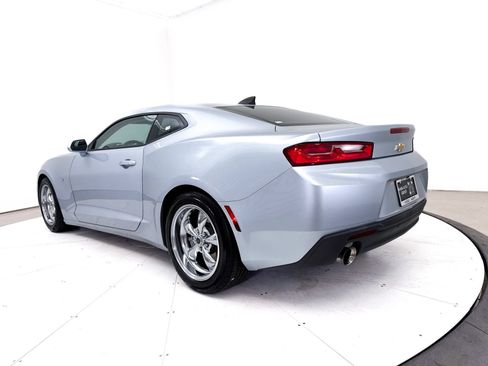 Used 2018 Chevrolet Camaro LT RWD image 16