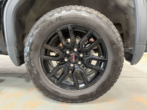 Used 2025 GMC Sierra 1500 Elevation w/ Elevation Premium Package AWD/4WD image 9