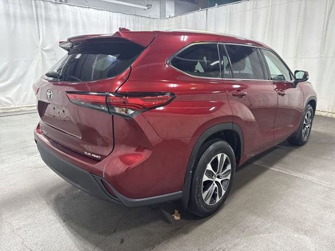 Used 2020 Toyota Highlander XLE image 5