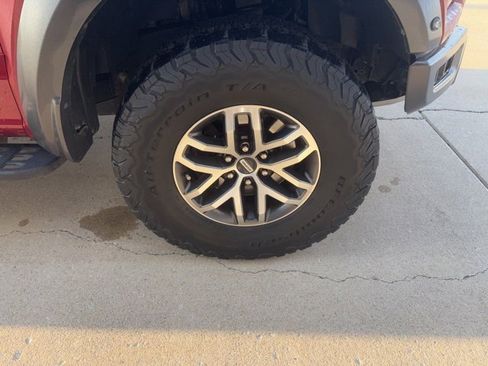 Used 2017 Ford F150 Raptor w/ Equipment Group 802A Luxury image 12