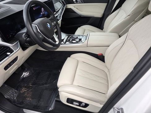 Used 2024 BMW X5 sDrive40i w/ Premium Package image 9