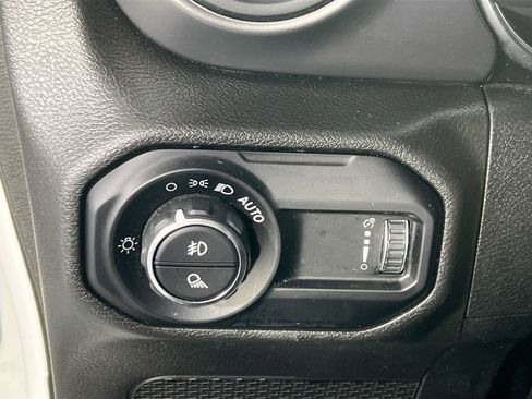 Used 2023 Jeep Gladiator Willys image 10