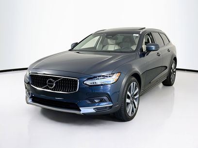Used 2025 Volvo V90 B6 Cross Country Ultra w/ Protection Package Premier