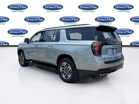 Used 2025 Chevrolet Suburban Z71 AWD/4WD image 5