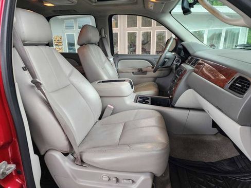 Used 2013 Chevrolet Tahoe LT w/ Luxury Package AWD/4WD image 21