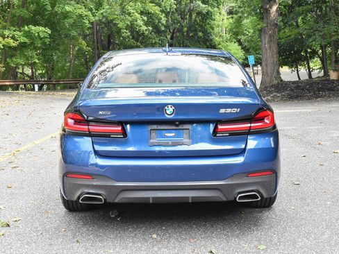 Used 2022 BMW 530i xDrive w/ M Sport Package image 7