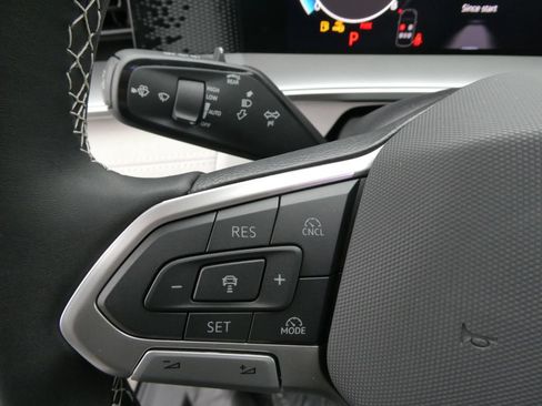 New 2026 Volkswagen Tiguan SE AWD/4WD image 31