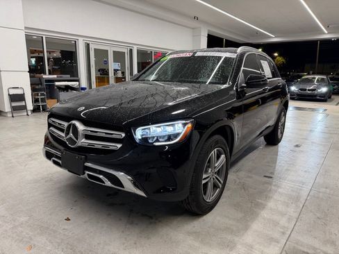Used 2022 Mercedes-Benz GLC 300 GLC 300 image 2