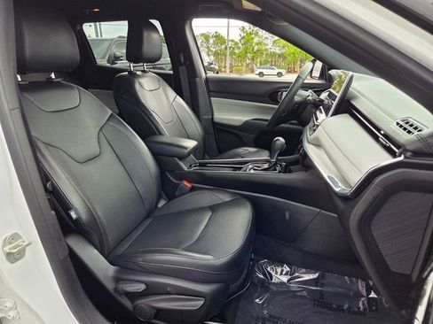 Used 2023 Jeep Compass Limited AWD/4WD image 17