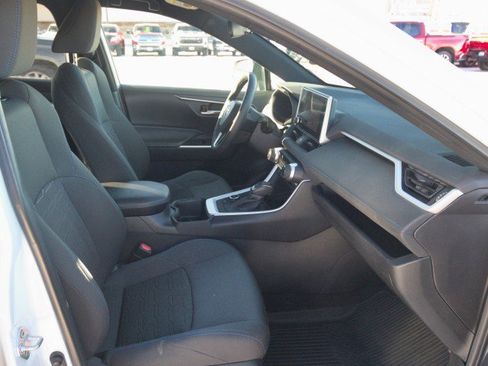 Used 2023 Toyota RAV4 SE image 29