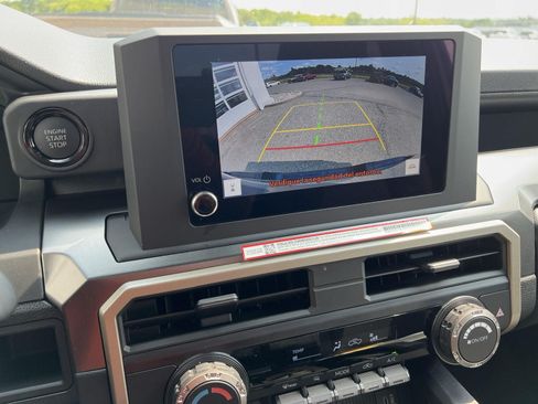 Used 2026 Toyota Tacoma SR5 RWD image 33