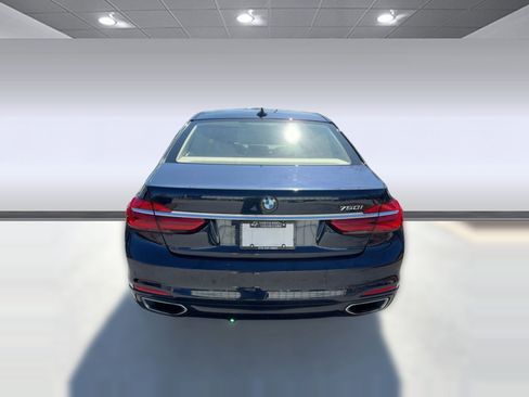Used 2016 BMW 750i image 10