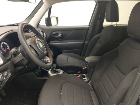 Used 2022 Jeep Renegade Latitude AWD/4WD image 17