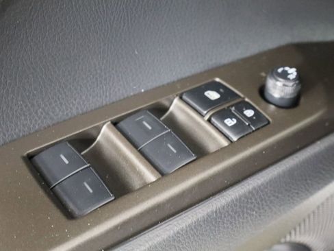 Used 2023 Toyota Camry SE image 21