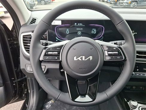 New 2026 Kia Seltos S image 9