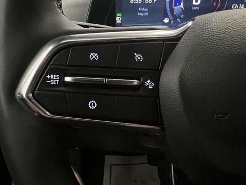 Used 2025 Chevrolet Equinox LT AWD/4WD image 11