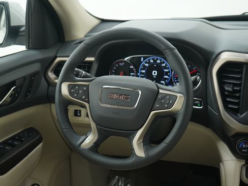 Used 2023 GMC Acadia Denali w/ Denali Technology Package image 15