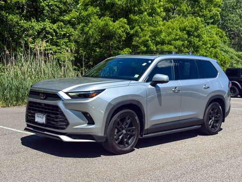 Used 2024 Toyota Grand Highlander AWD Hybrid image 3