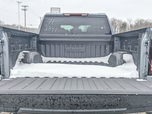New 2026 GMC Sierra 1500 SLE w/ X31 Off-Road Package image 13